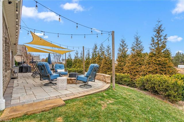 3305 Waterford Glen Lane, Clemmons, NC 27012