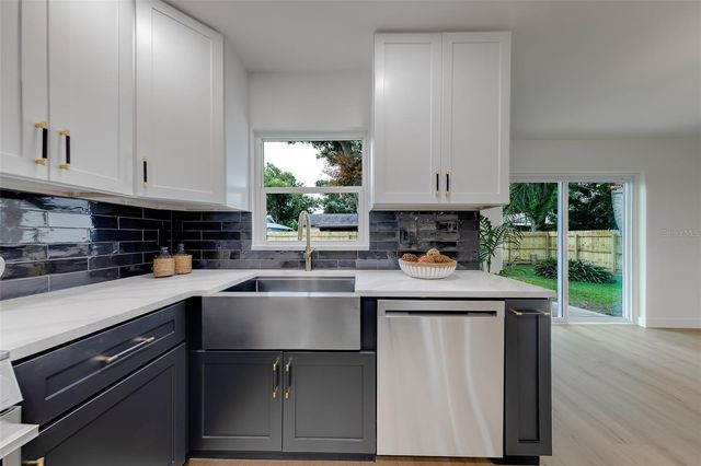 7026 68TH AVENUE N, Pinellas Park, FL 33781