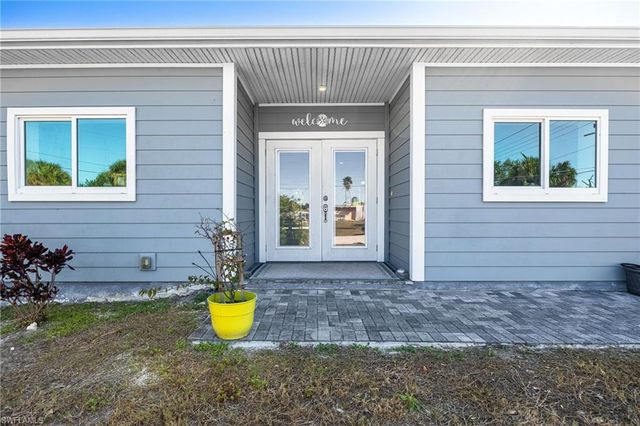 3557 Sea Holly LN, St. James City, FL 33956