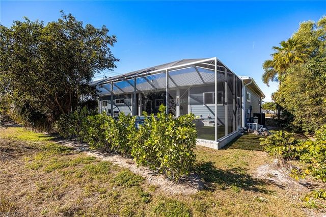 3557 Sea Holly LN, St. James City, FL 33956