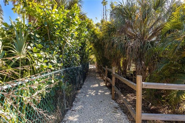 3557 Sea Holly LN, St. James City, FL 33956