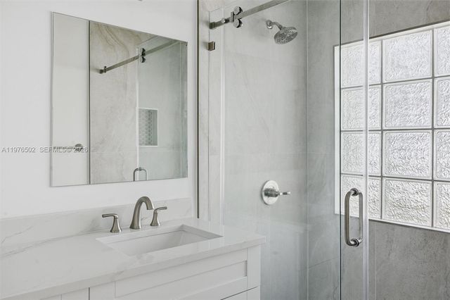 922 Falling Water Rd 922, Weston, FL 33326