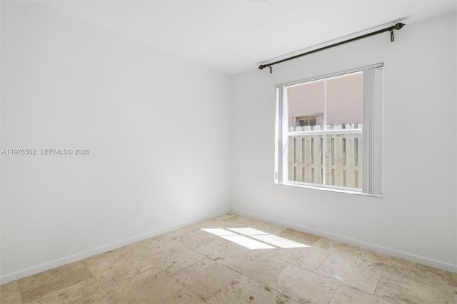 922 Falling Water Rd 922, Weston, FL 33326