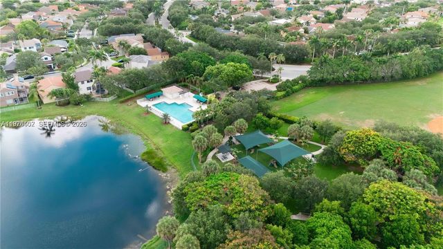 922 Falling Water Rd 922, Weston, FL 33326