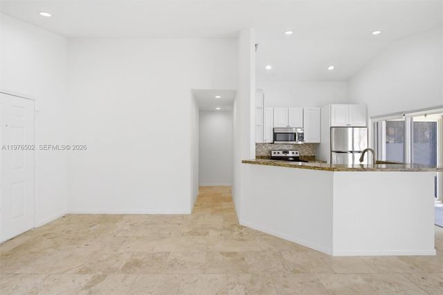 922 Falling Water Rd 922, Weston, FL 33326