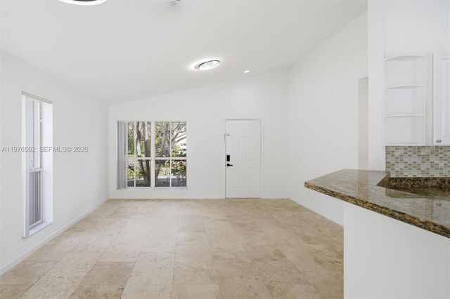 922 Falling Water Rd 922, Weston, FL 33326