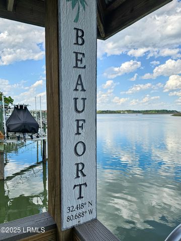 2 Wrights Point Circle, Beaufort, SC 29902