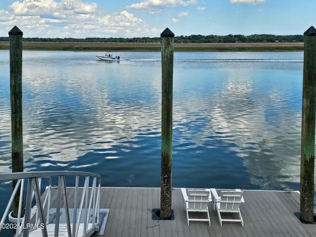 2 Wrights Point Circle, Beaufort, SC 29902