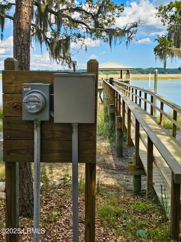 2 Wrights Point Circle, Beaufort, SC 29902