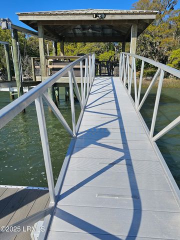 2 Wrights Point Circle, Beaufort, SC 29902