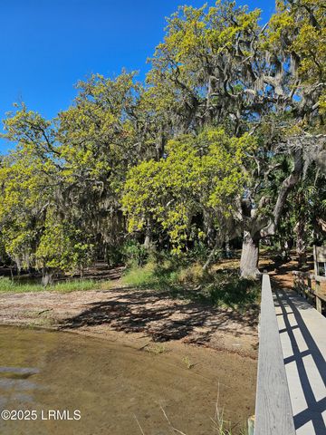 2 Wrights Point Circle, Beaufort, SC 29902