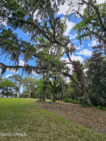2 Wrights Point Circle, Beaufort, SC 29902