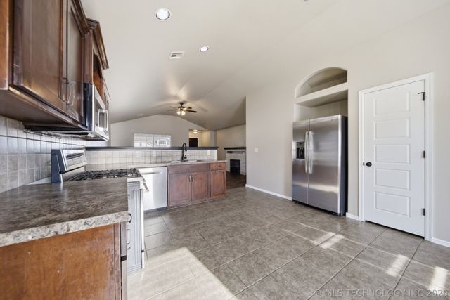 16043 S 88th East Avenue, Bixby, OK 74008