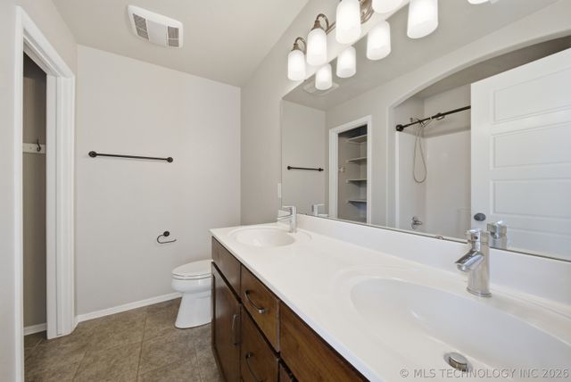 16043 S 88th East Avenue, Bixby, OK 74008