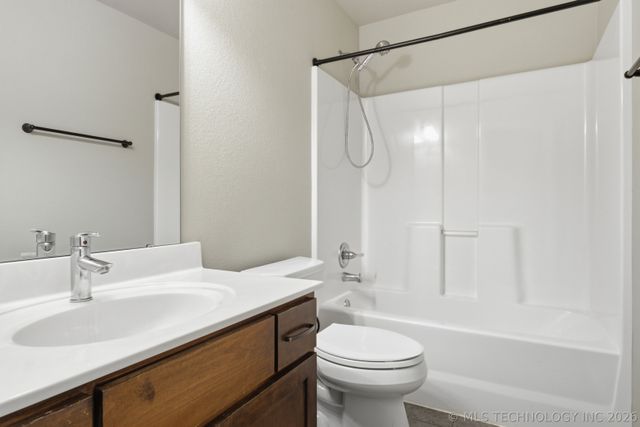 16043 S 88th East Avenue, Bixby, OK 74008