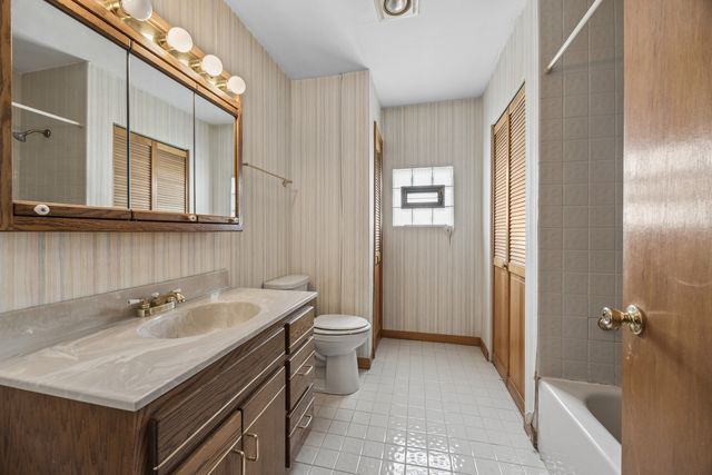 6605 S Kolin Avenue, Chicago, IL 60629
