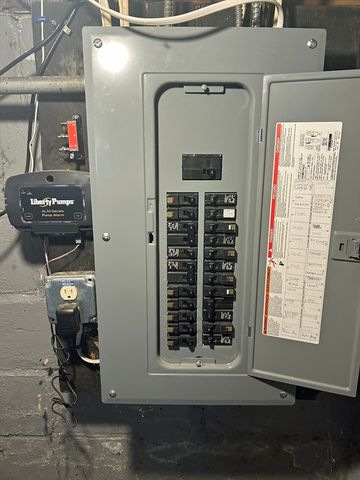 137 Mapleshade Ave, East Longmeadow, MA 01028