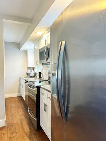 137 Mapleshade Ave, East Longmeadow, MA 01028