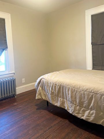 137 Mapleshade Ave, East Longmeadow, MA 01028