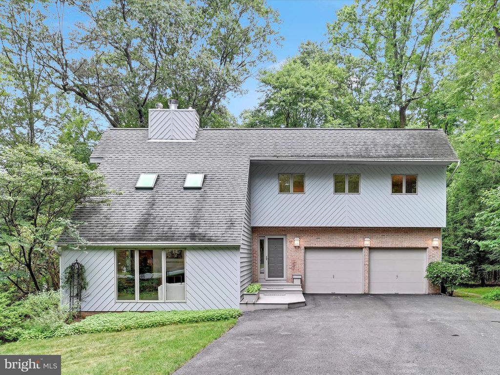 17 CHINKAPIN DR, Fleetwood, PA 19522