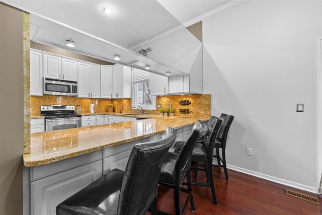 2119 Rochelle Park Drive, Rochester Hills, MI 48309