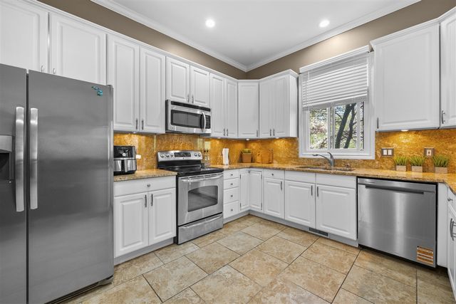 2119 Rochelle Park Drive, Rochester Hills, MI 48309