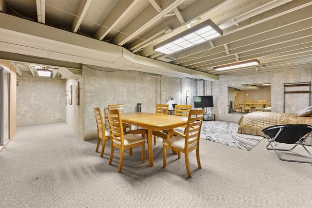 2119 Rochelle Park Drive, Rochester Hills, MI 48309