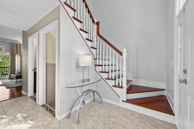 2119 Rochelle Park Drive, Rochester Hills, MI 48309