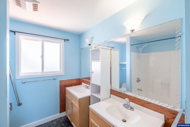 1625 Jackson St SE, Albany, OR 97321