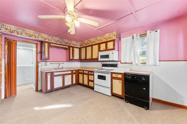 413 N Prospect St, Connellsville, PA 15425