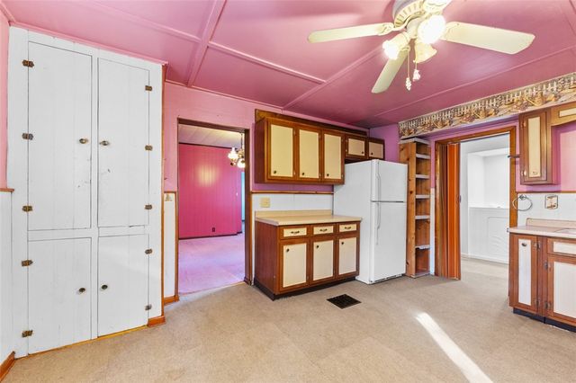 413 N Prospect St, Connellsville, PA 15425