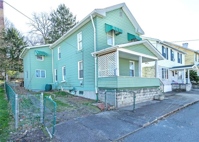 413 N Prospect St, Connellsville, PA 15425