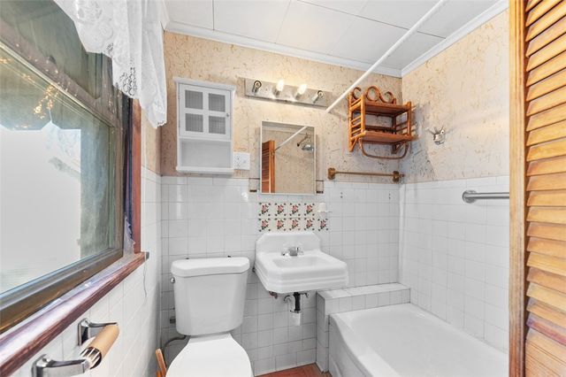 413 N Prospect St, Connellsville, PA 15425