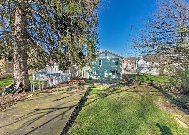 413 N Prospect St, Connellsville, PA 15425