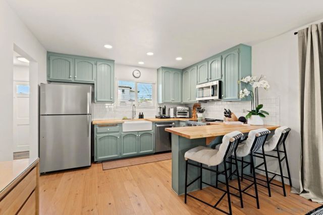 1221 Virginia Way, La Jolla, CA 92037