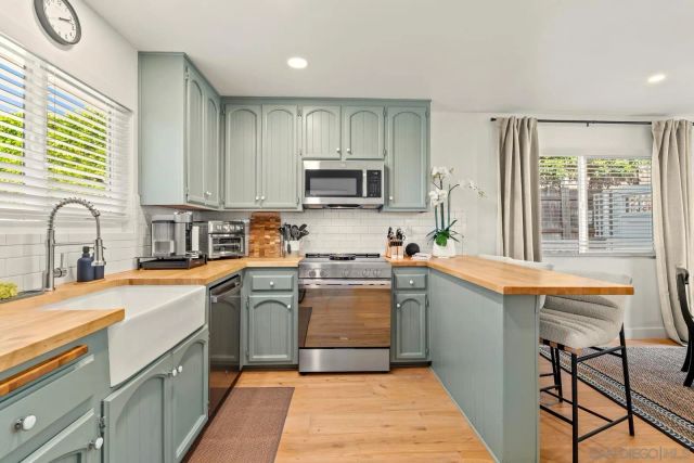 1221 Virginia Way, La Jolla, CA 92037