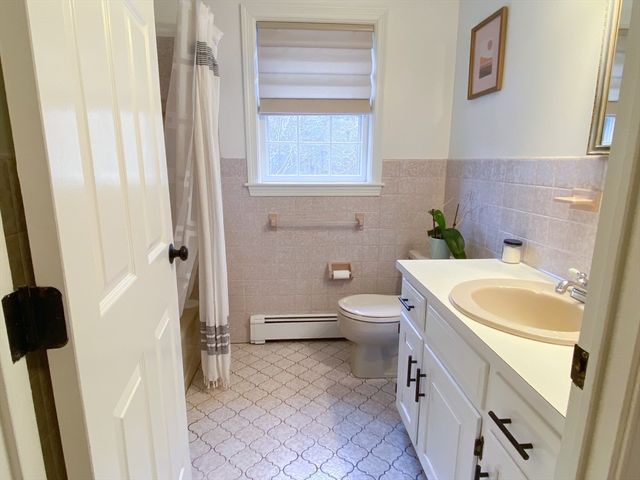 220 Pond Street, Hopkinton, MA 01748