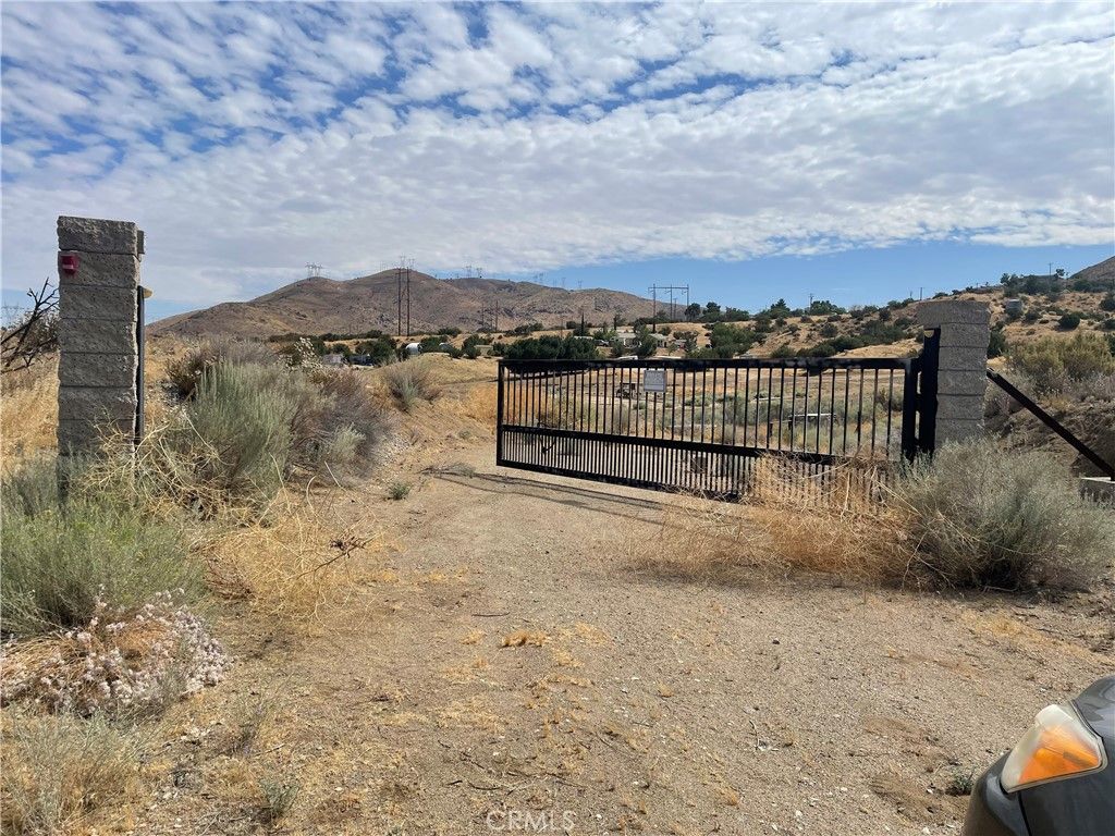 Image 1 of property listing at 32952 Angeles Forest Highway, Palmdale, CA 93550