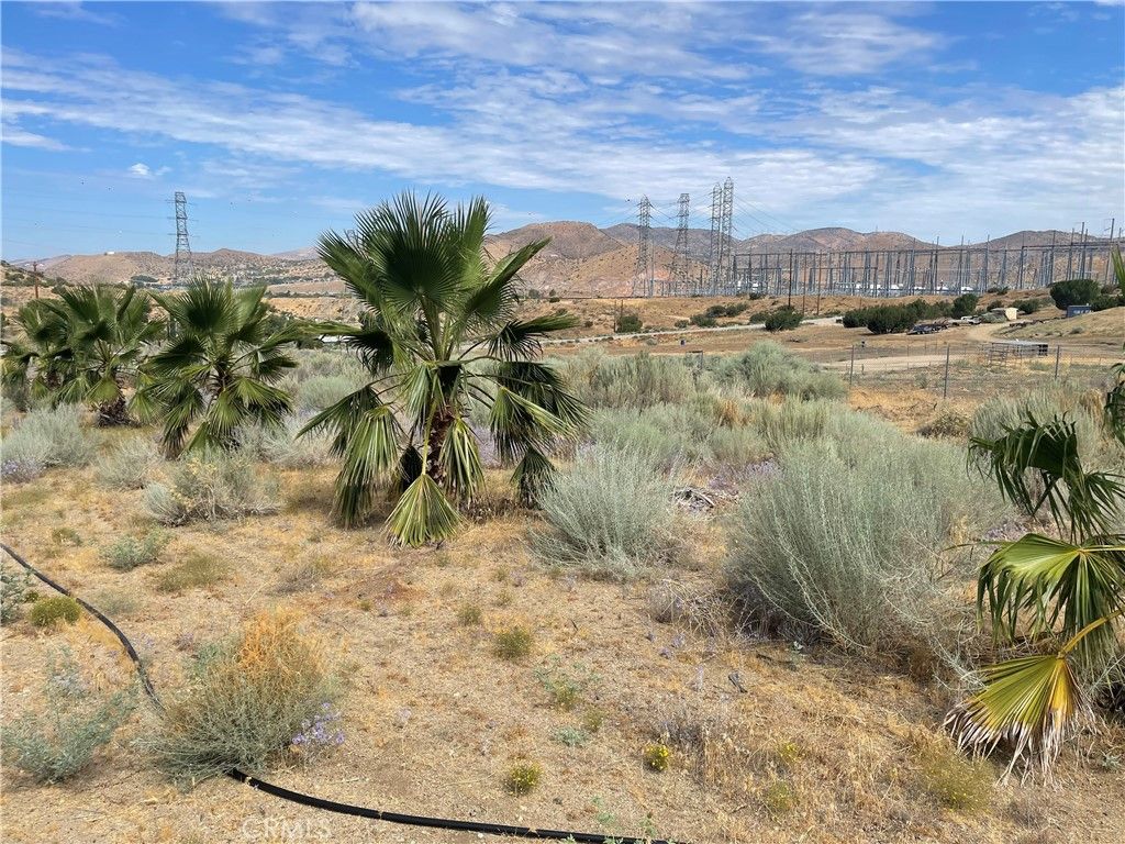 Image 22 of property listing at 32952 Angeles Forest Highway, Palmdale, CA 93550