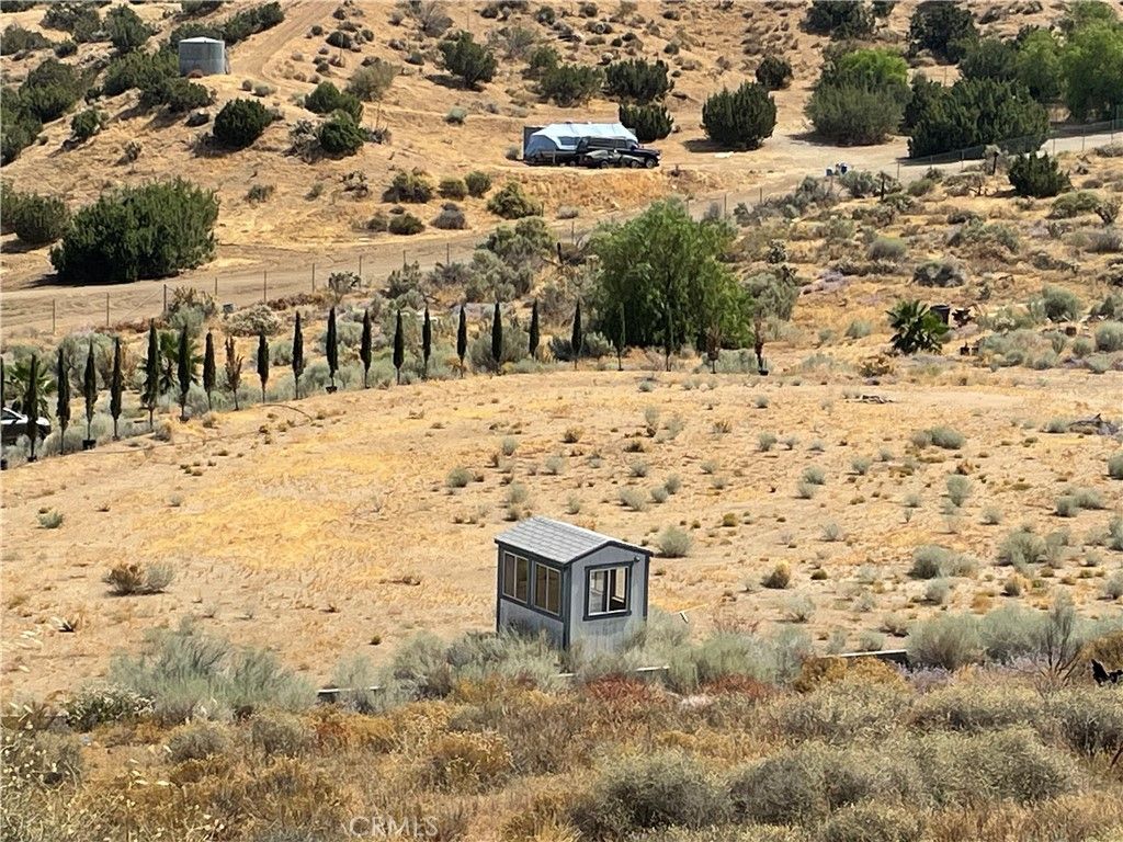 Image 3 of property listing at 32952 Angeles Forest Highway, Palmdale, CA 93550