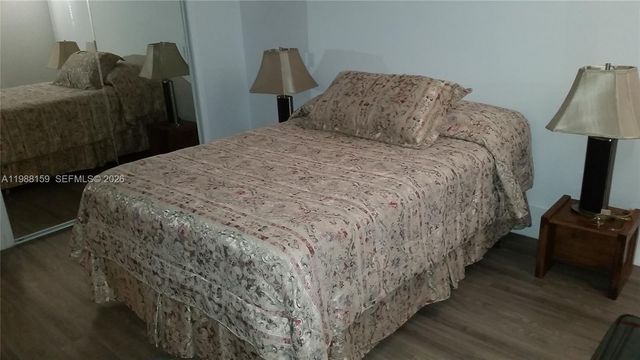 3475 N Country Club Dr 202, Aventura, FL 33180