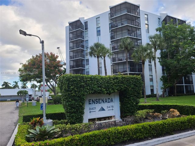 3475 N Country Club Dr 202, Aventura, FL 33180