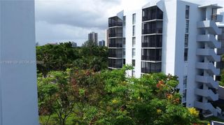 3475 N Country Club Dr 202, Aventura, FL 33180