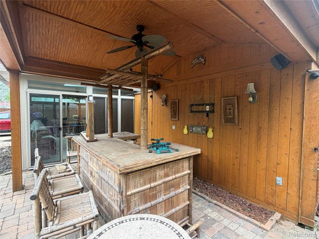 12164 Susan Avenue, Warren, MI 48093