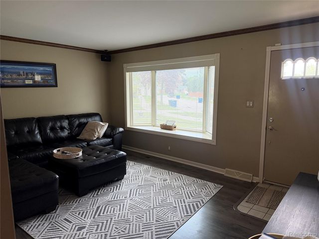 12164 Susan Avenue, Warren, MI 48093