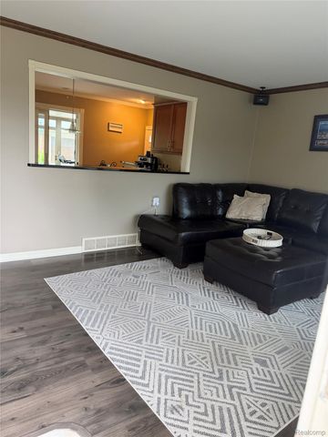 12164 Susan Avenue, Warren, MI 48093
