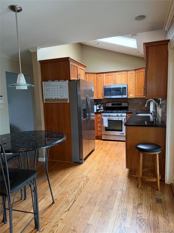 12164 Susan Avenue, Warren, MI 48093