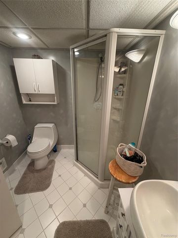 12164 Susan Avenue, Warren, MI 48093