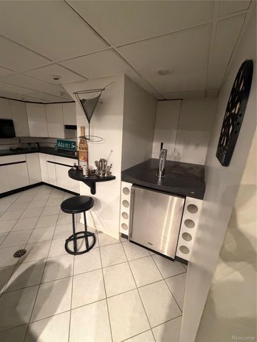 12164 Susan Avenue, Warren, MI 48093
