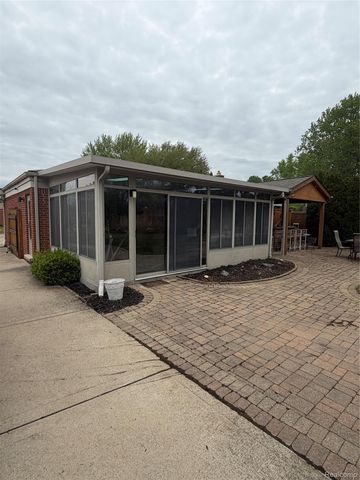 12164 Susan Avenue, Warren, MI 48093